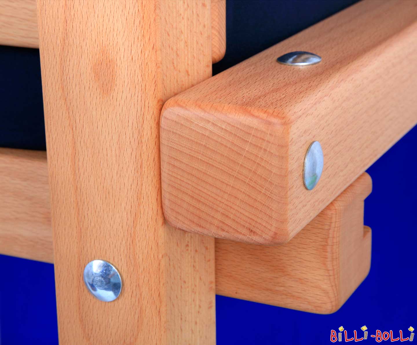 Dřevo a povrch našeho dětského nábytku (Informace)