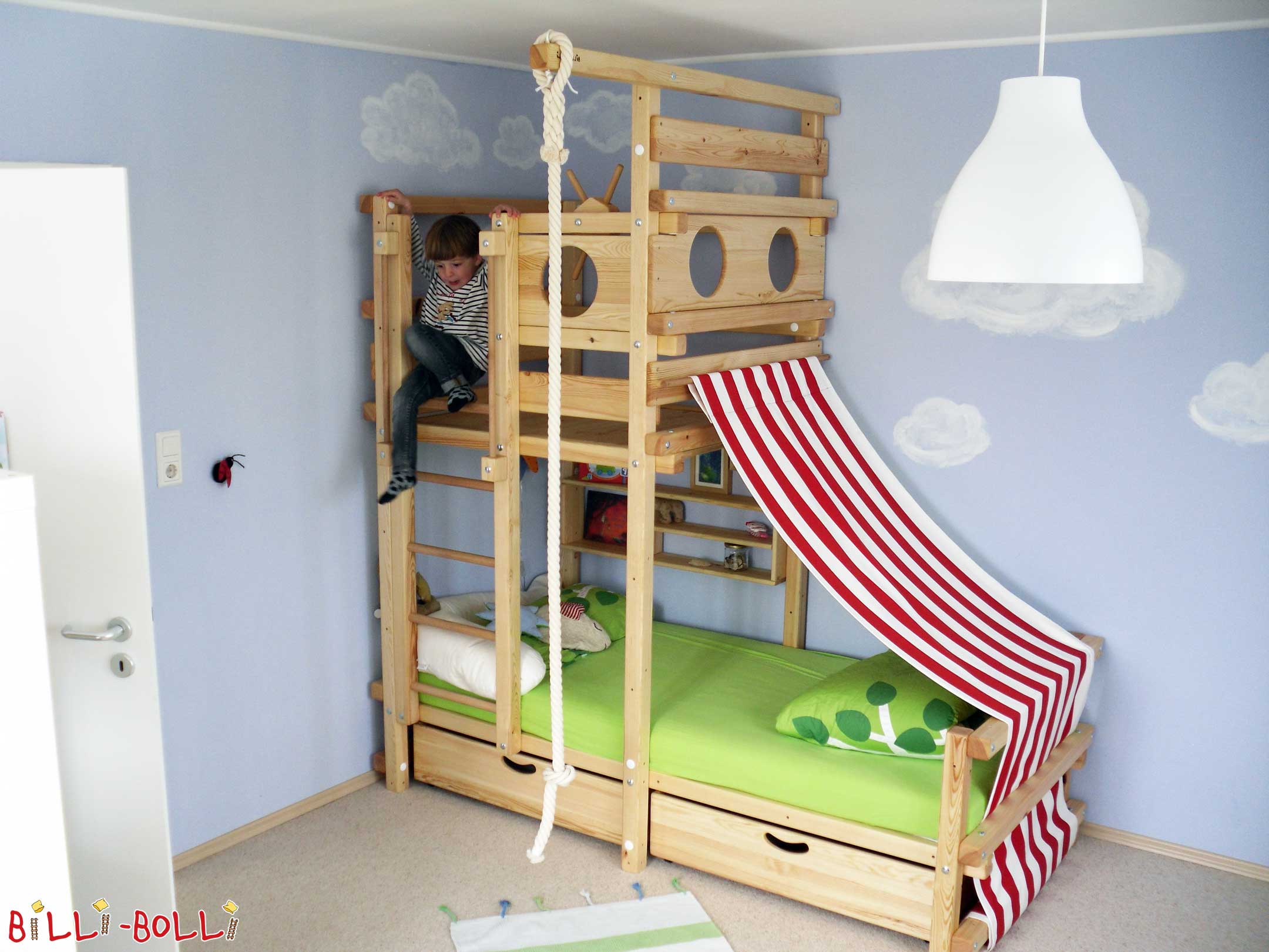 kids play bed