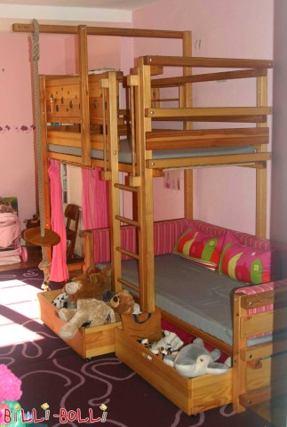 Med denne køjeseng - sideværts forskudt - blev stigen bedt om at være foran de … (Køjeseng - sideværts forskudt)