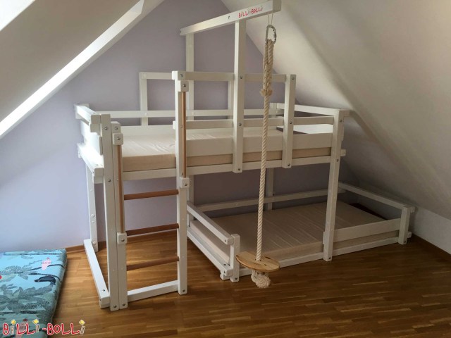 Erikoinen kerrossänky - toiselle puolelle siirretty: Tässä sängyssä nukk … (Kerrossänky - sivuttaissuuntainen)