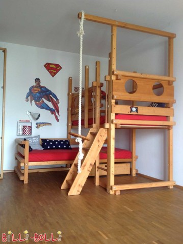 Siin on algselt 4. kõrgusel asetseva narivoodi ülemine korrus ja alumine k … (Põrandavoodi üle nurga)