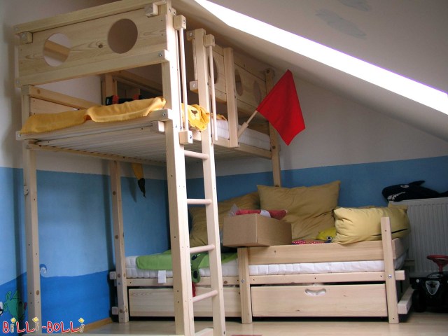 Denne køjeseng over hjørnet blev leveret uden gyngestang efter kundens ø … (Køjeseng-over-hjørne)