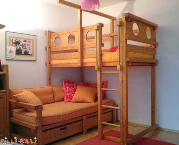 Our cushion pillows have transformed the lower sleeping level of the Corner Bunk Bed into a reading corner.