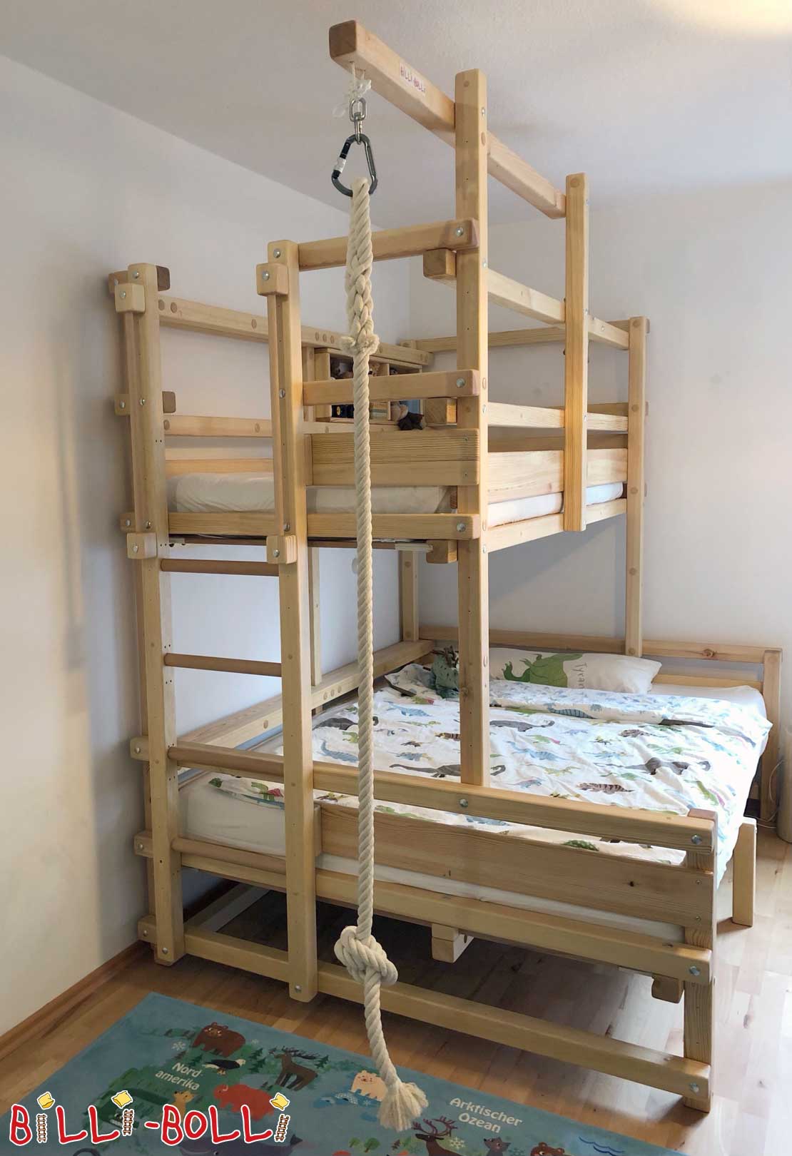 Divstāvu gulta-dibena platumā – īpašā bērnu gulta (Stāvvietas gultas)