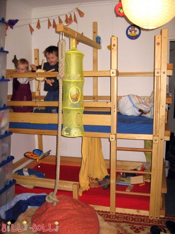 Bunk Bed H4, version for smaller children: Upper level at height 4, lower … (Bunk Bed)