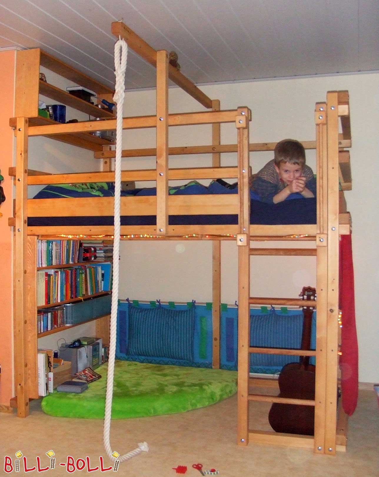 Hola estimat equip Billi-Bolli, Vam aconseguir el nostre llit loft creixent … (Llit tipus loft creixent amb el nen)