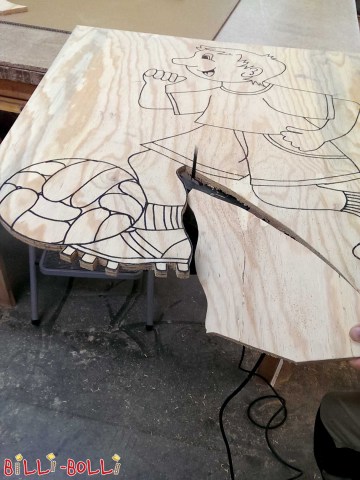 Steg 5: Såga ut en figur (Figurer för trafiklugnande)