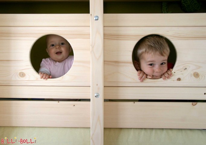 Naše deske z motivom iglujev so primerne za velike in male pustolovce. (Tematske table z luknjico)