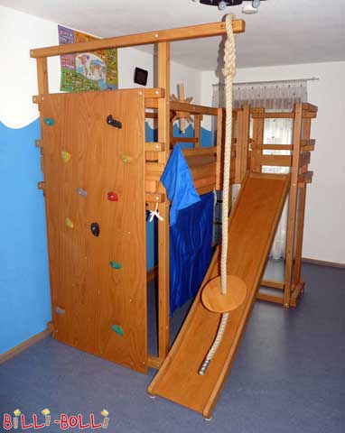 The slide tower has been mounted to the long side of this loft bed adjustable … (Slide)