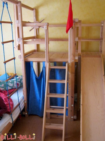 Rotaļu tornis ar alu zem tā. Nesalciet vētras laikā atklātā jūrā... (Piederumi)