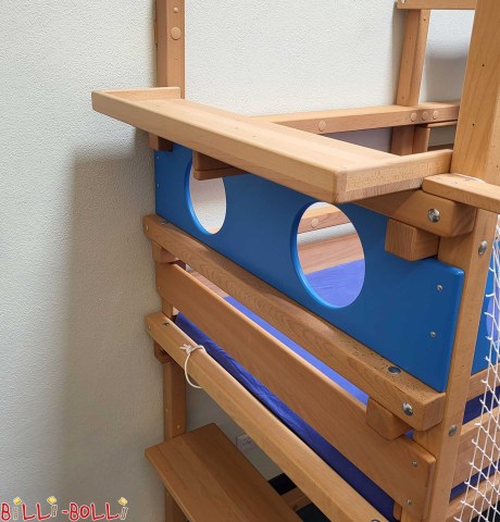 Başucu masası. Yatağın kısa veya uzun tarafında yatağın üstüne takılır. … (Raflar ve komodin)