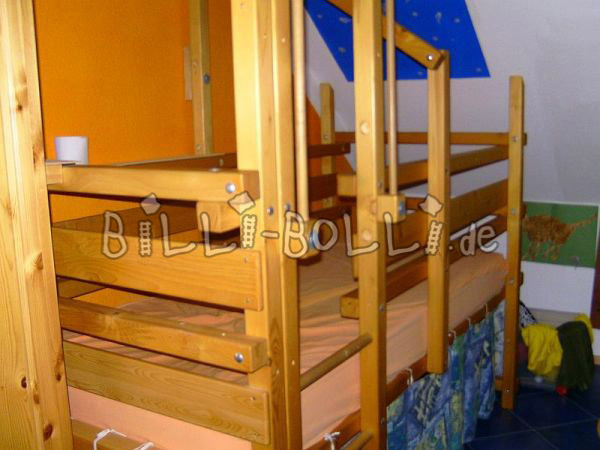 Billi-Bolli'den çocuk çatı katı yatağı (macera yatağı) (Kategori: Çatı katı yatağı kullanılmış)