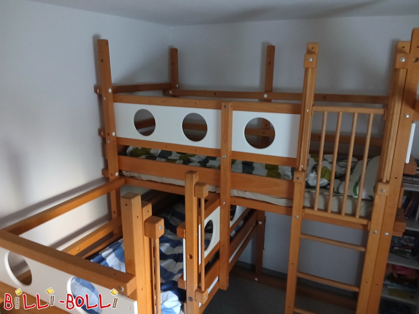 Reklamm 5792: Beide uewerst Schlofplazen mat Sécherheetsgelänner a Deeler fir eng separat Montage Beide uewerst Schlofplazen mat Sécherheetsgelänner a Deeler fir eng separat Montage (Kategorie: gebrauchte zwee-stöckeg Etagenbetten)