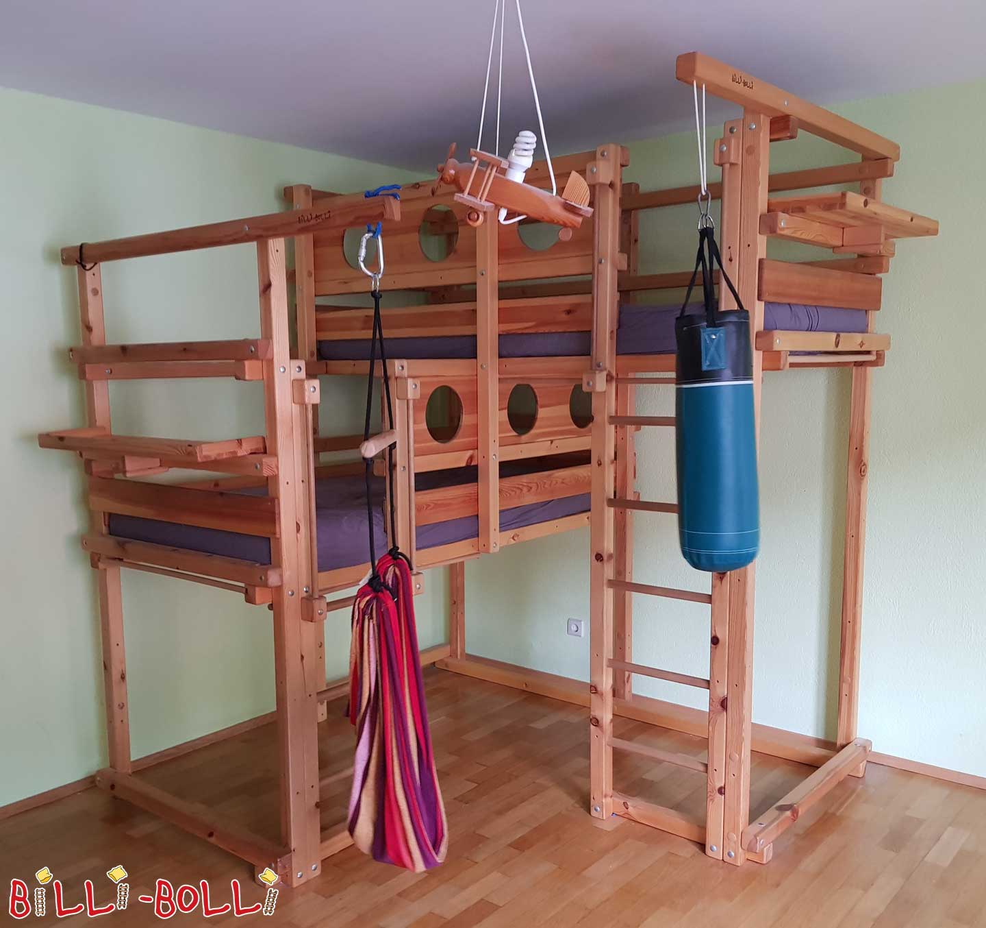 Béid-up-iwwer-Eck 2A (Kategorie: Bunk Bett benotzt)
