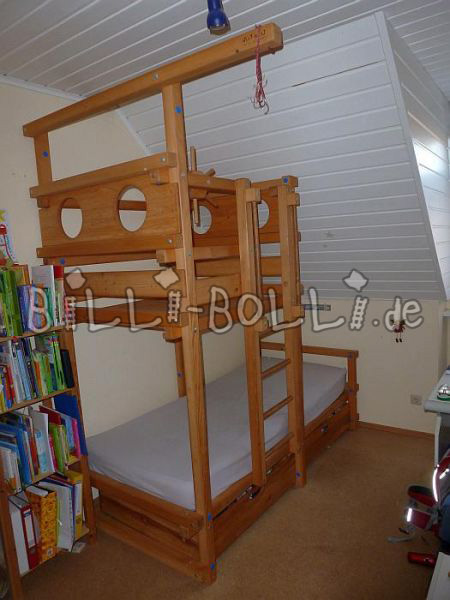 Billi-Bolli slīpā jumta gulta 90 cm x 200 cm (Kategorija: Izmantota bēniņu gulta)