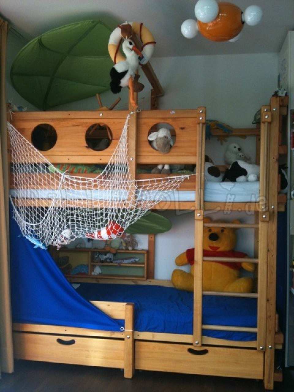 Billi-Bolli divstāvu gulta "Pirāts", 90 x 200 cm, medus krāsas eļļota priede (Kategorija: Izmantota bēniņu gulta)
