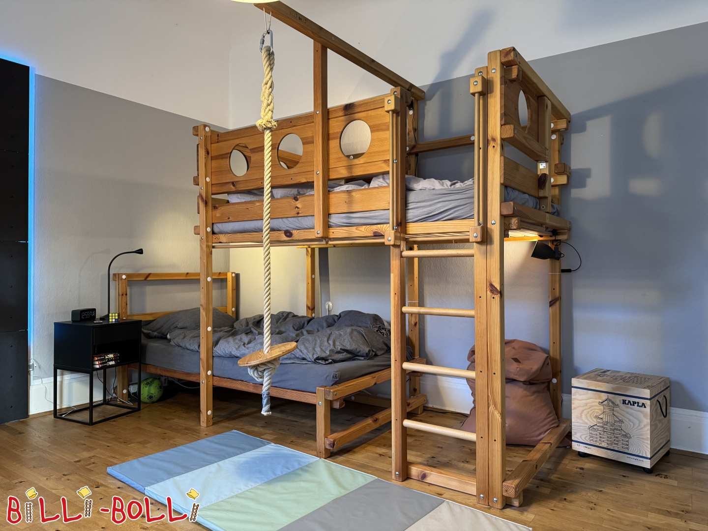 Letto a castello Billi-Bolli spostato lateralmente con accessori (Categoria: Letto a castello a sbalzo di seconda mano)