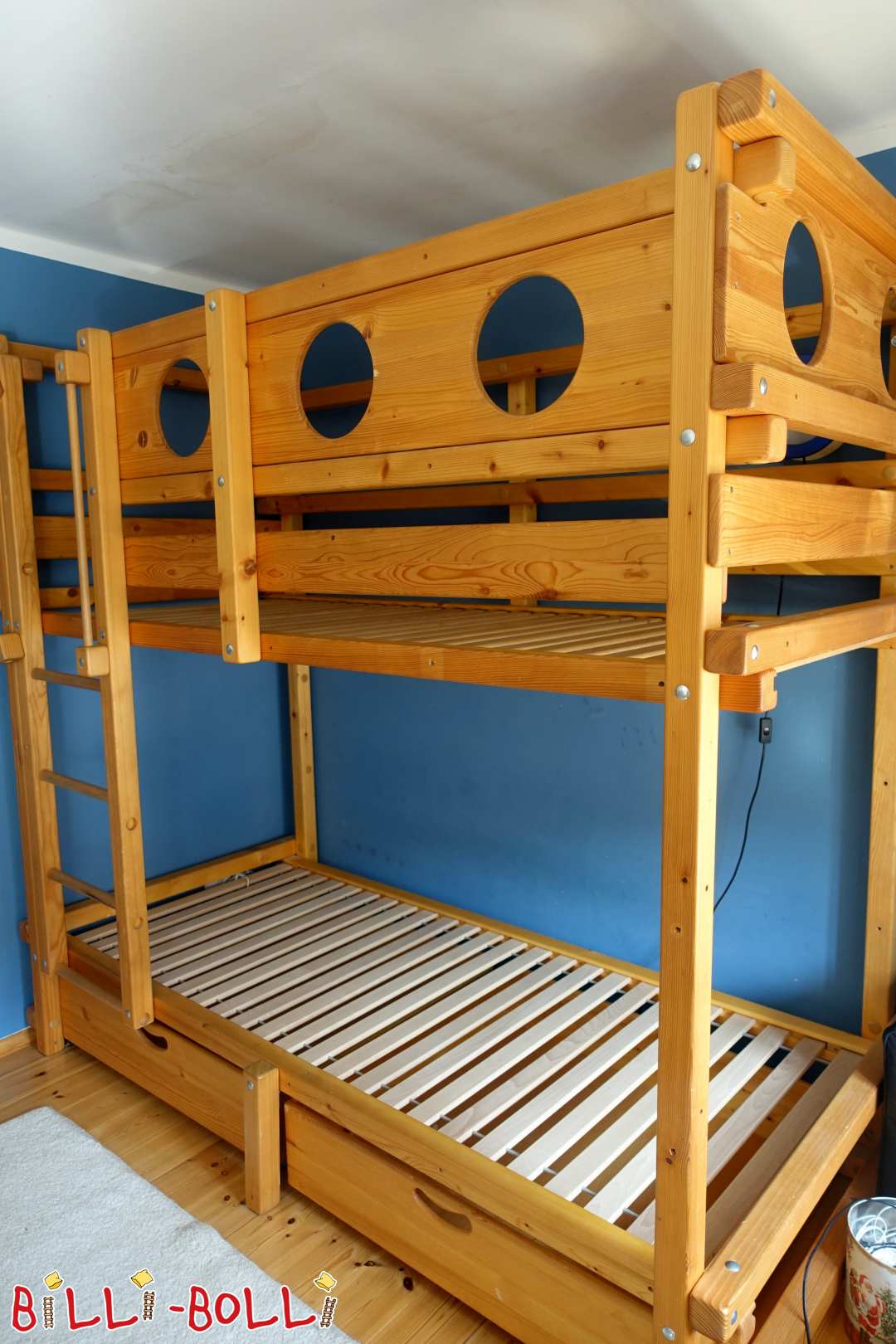 سرير علوي Billi-Bolli 90 سم × 200 سم من شجرة التنوب المزيتة للبيع (باب: سرير علوي مستعمل)