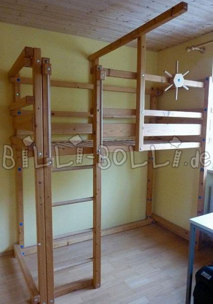 Billi-Bolli pirátská podkrovní postel, která roste s dítětem (Kategorie: Použitá podkrovní postel)