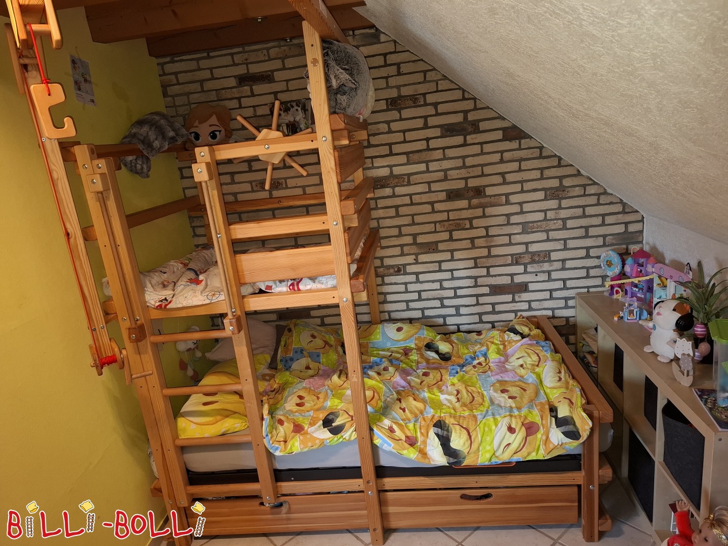 Nagnuti krevet 100x200 – masivno bor, uljen – uklj. kran i dodaci (Kategorija: Polovni krevet sa kosim krovom)