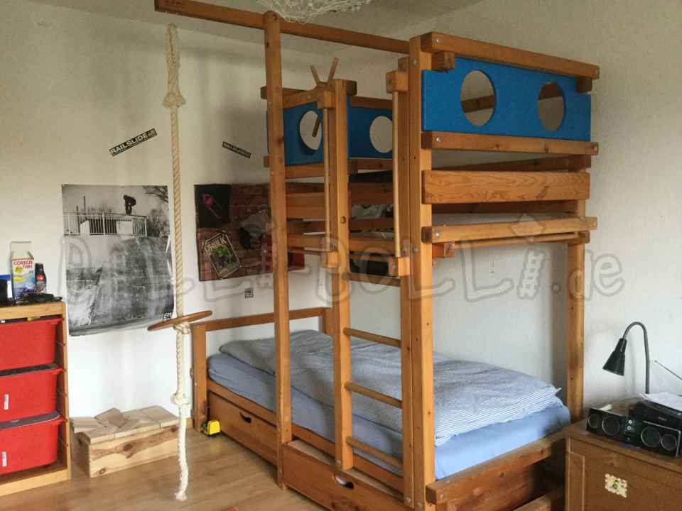 Krevat tavani me pjerrësi, 90 x 200 cm, pishë e lyer me vaj ngjyrë mjalti (Kategoria: Shtrati me çati të pjerrët i përdorur)