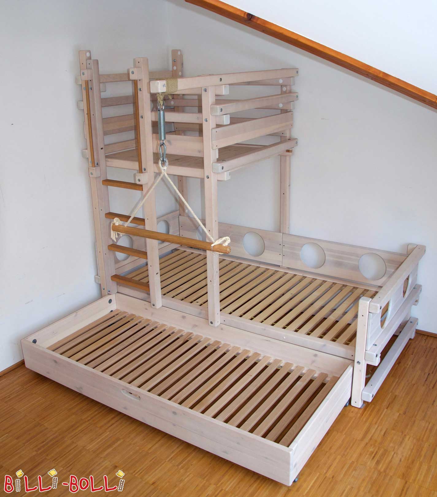 Tempat tidur atap miring, 90 x 200 cm, dengan alas tempat tidur (Kategori: Tempat tidur atap miring yang digunakan)