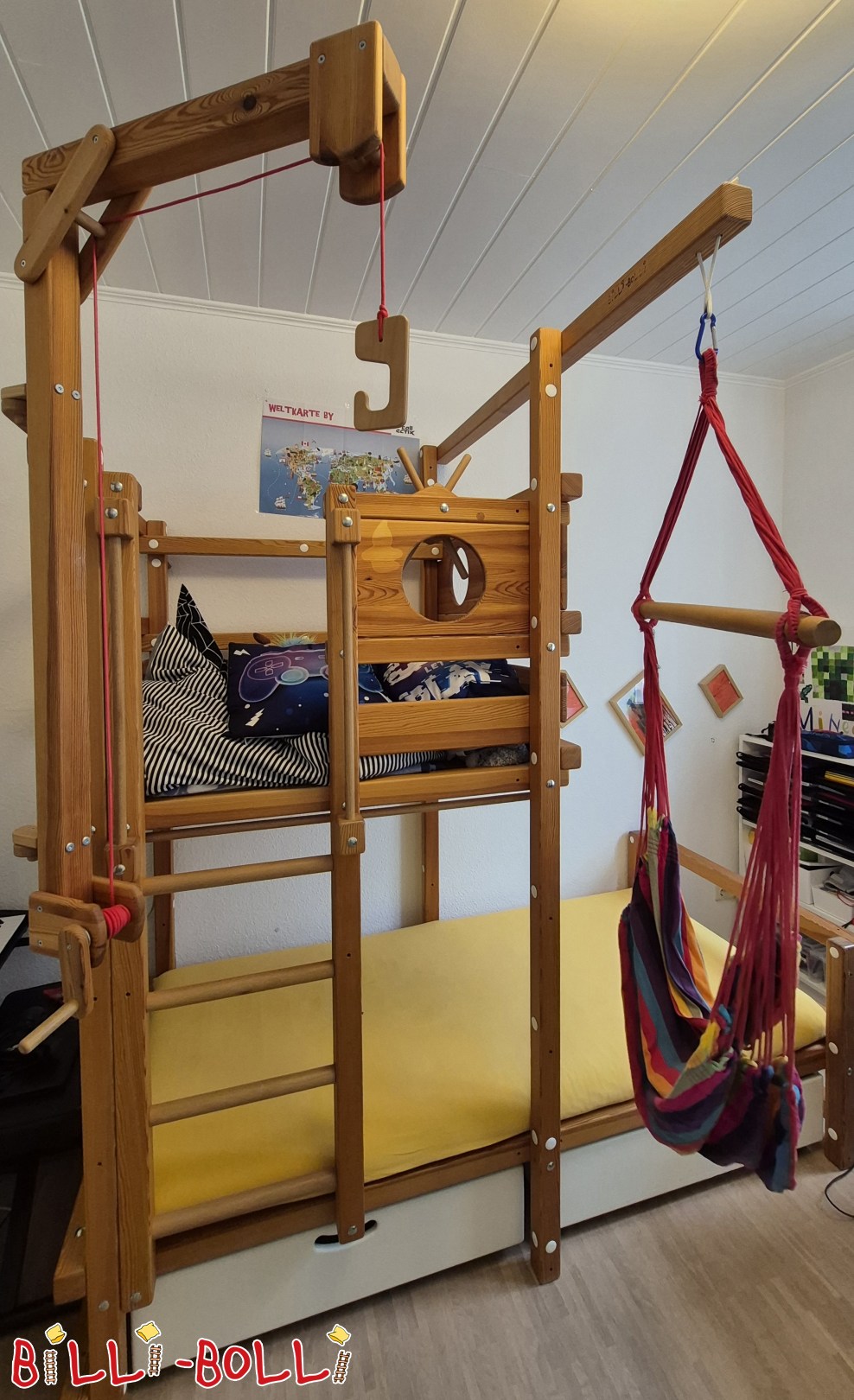 Anuncio 7128: Cama de techo inclinado de 90 x 200 con muchos accesorios Cama de techo inclinado de 90 x 200 con muchos accesorios (Categoría: Cama para buhardilla de segunda mano)