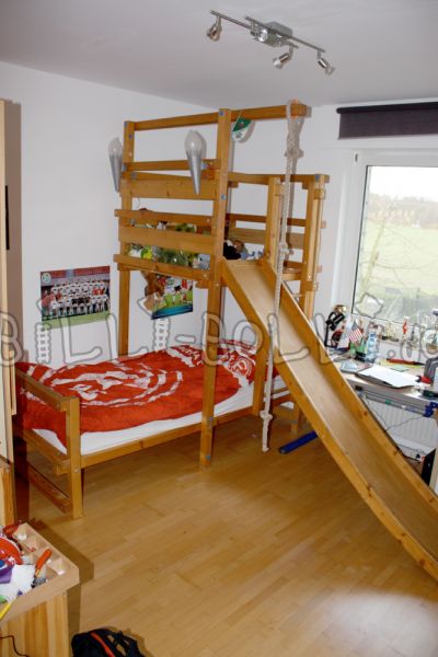Letto a tetto inclinato con scivolo (Categoria: letto a soppalco usato)