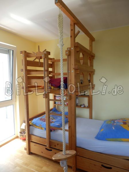 Cama de techo inclinado con barras de pared (Categoría: cama infantil segunda mano)