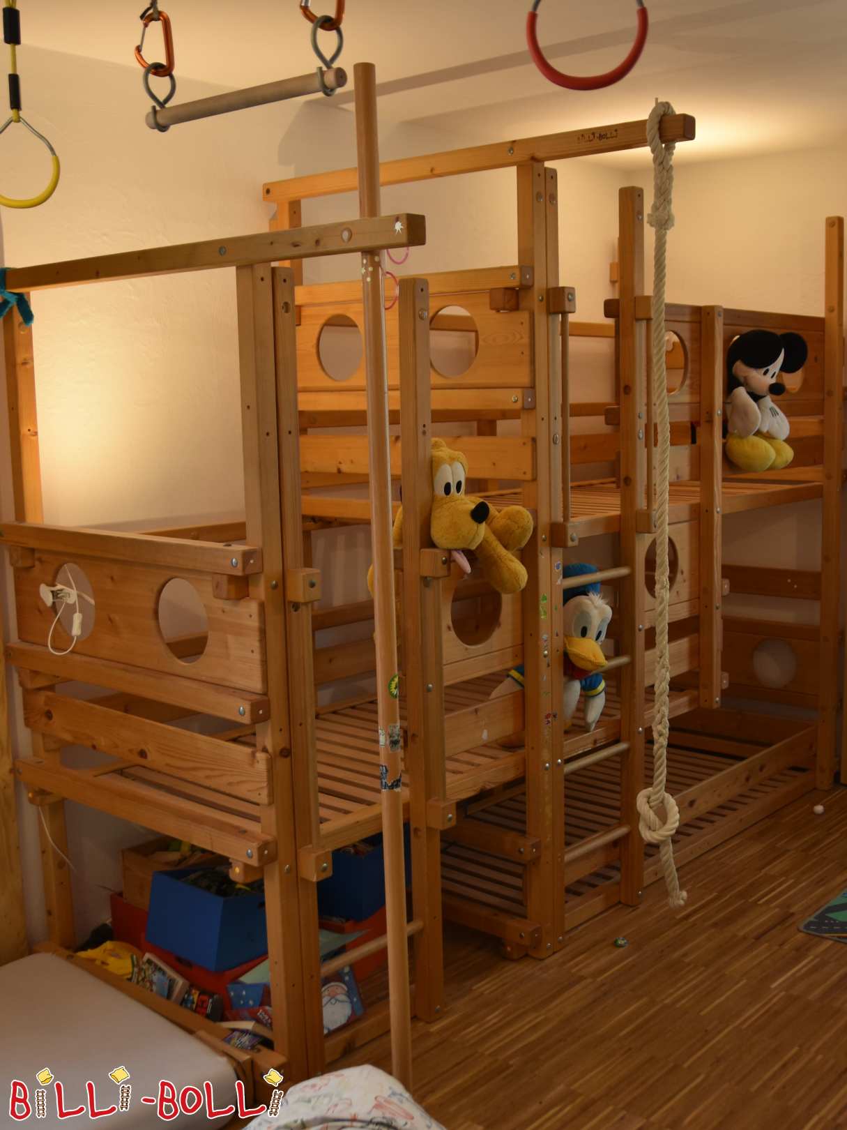 Тримісне двох'ярусне ліжко з жердиною пожежної охорони, мотузкою, сходовою сіткою в Штутгарті (Категорія: Тримісні двоярусні ліжка б / у)