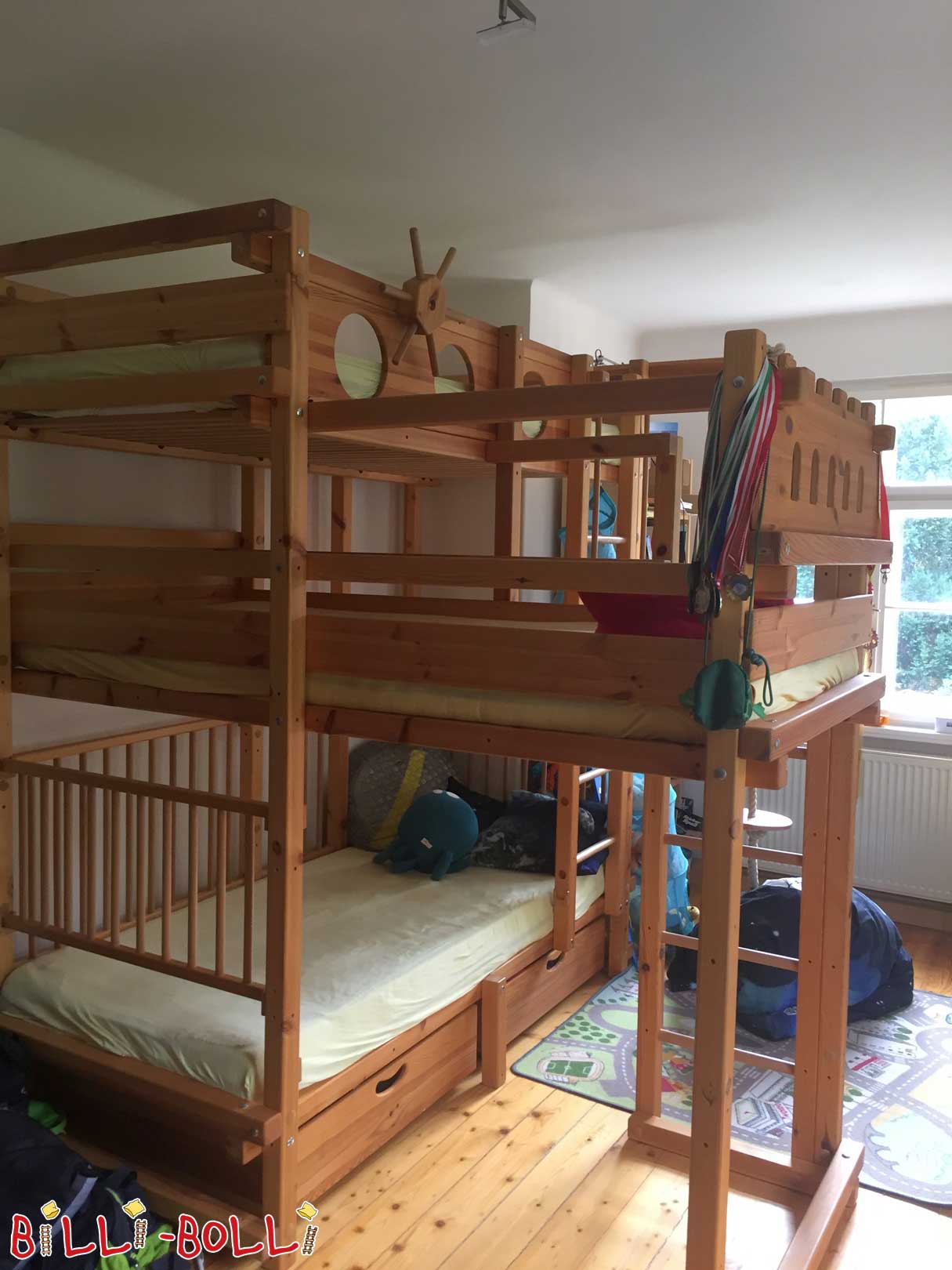 Тримісне ліжко над кутом (Категорія: Дитяче ліжечко б / у)