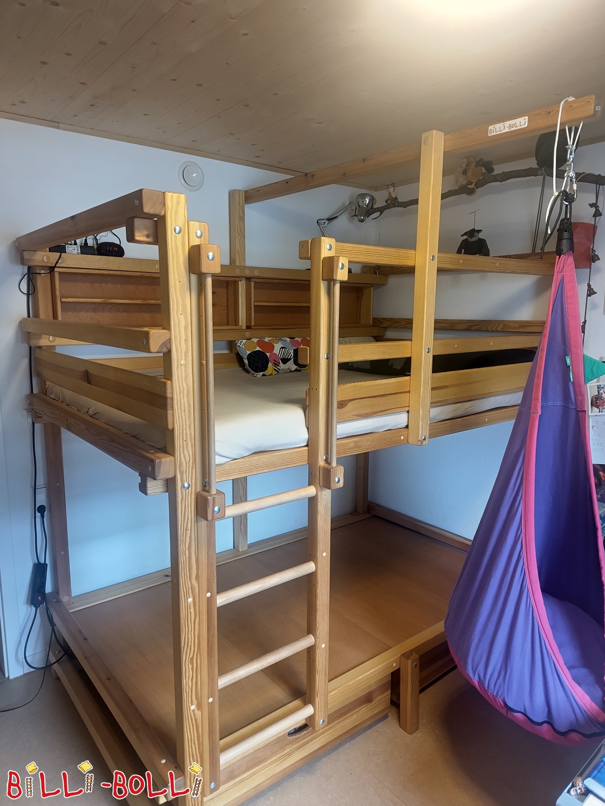 Beliche, 120x200 cm, pinho, apenas 3 anos, com muitos acessórios (Categoria: Camas usadas)