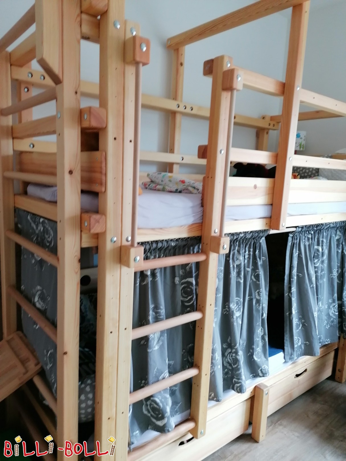 Annonce 7080: Lit superposé 80x200 en pin huilé-ciré, espalier, coffre de lit, etc. Lit superposé 80x200 en pin huilé-ciré, espalier, coffre de lit, etc. (Catégorie : Lit superposé de seconde-main)