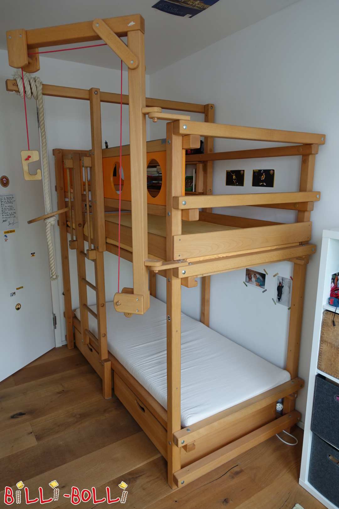 Poschodová posteľ 90 x 200 cm so žeriavom a lanom so sedacou doskou (Kategória: Poschodová posteľ použitá)