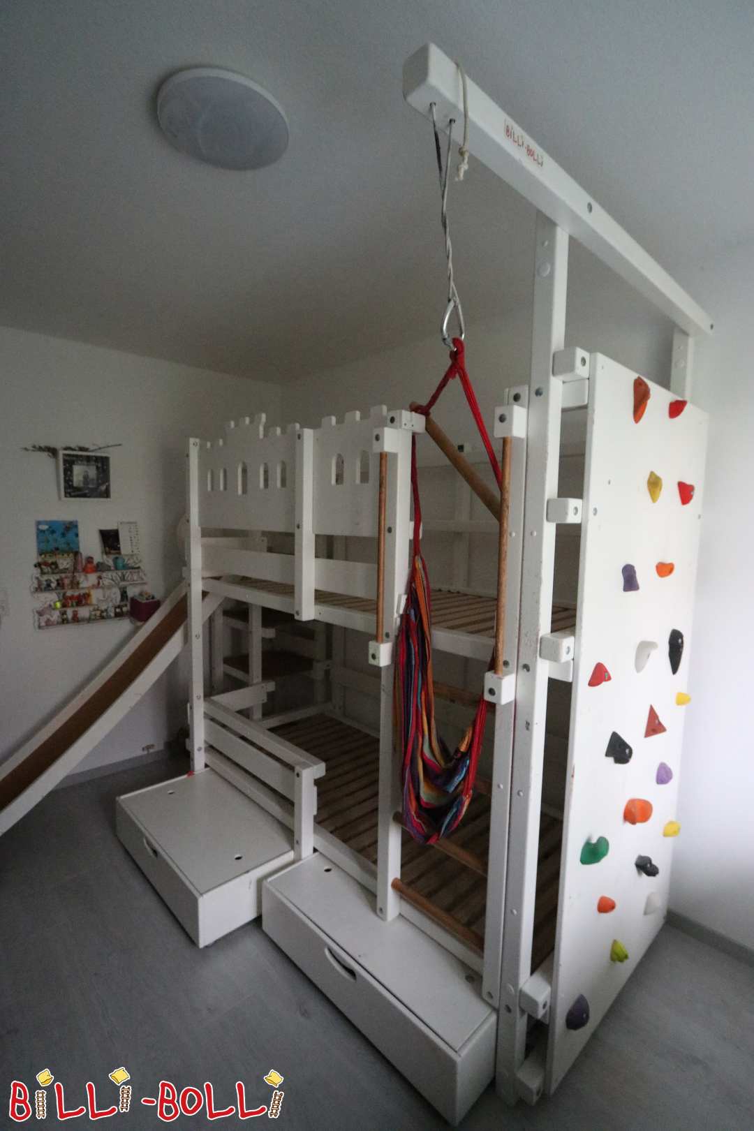 Lit superposé 90x200cm, avec tour de toboggan, balançoire, mur d'escalade+tiroir (Catégorie : Lit superposé de seconde-main)