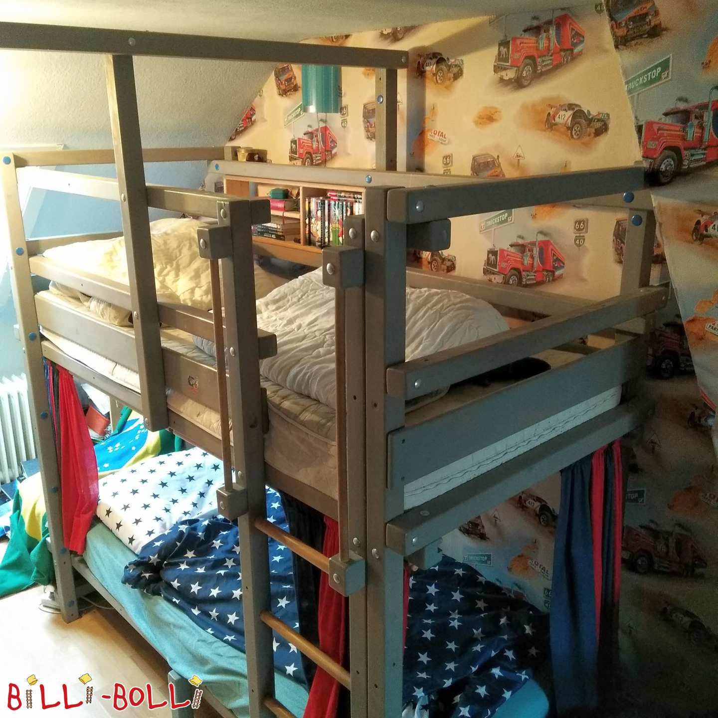 Letto a castello in abete rosso grigio smaltato a Brema (Categoria: letto a soppalco usato)