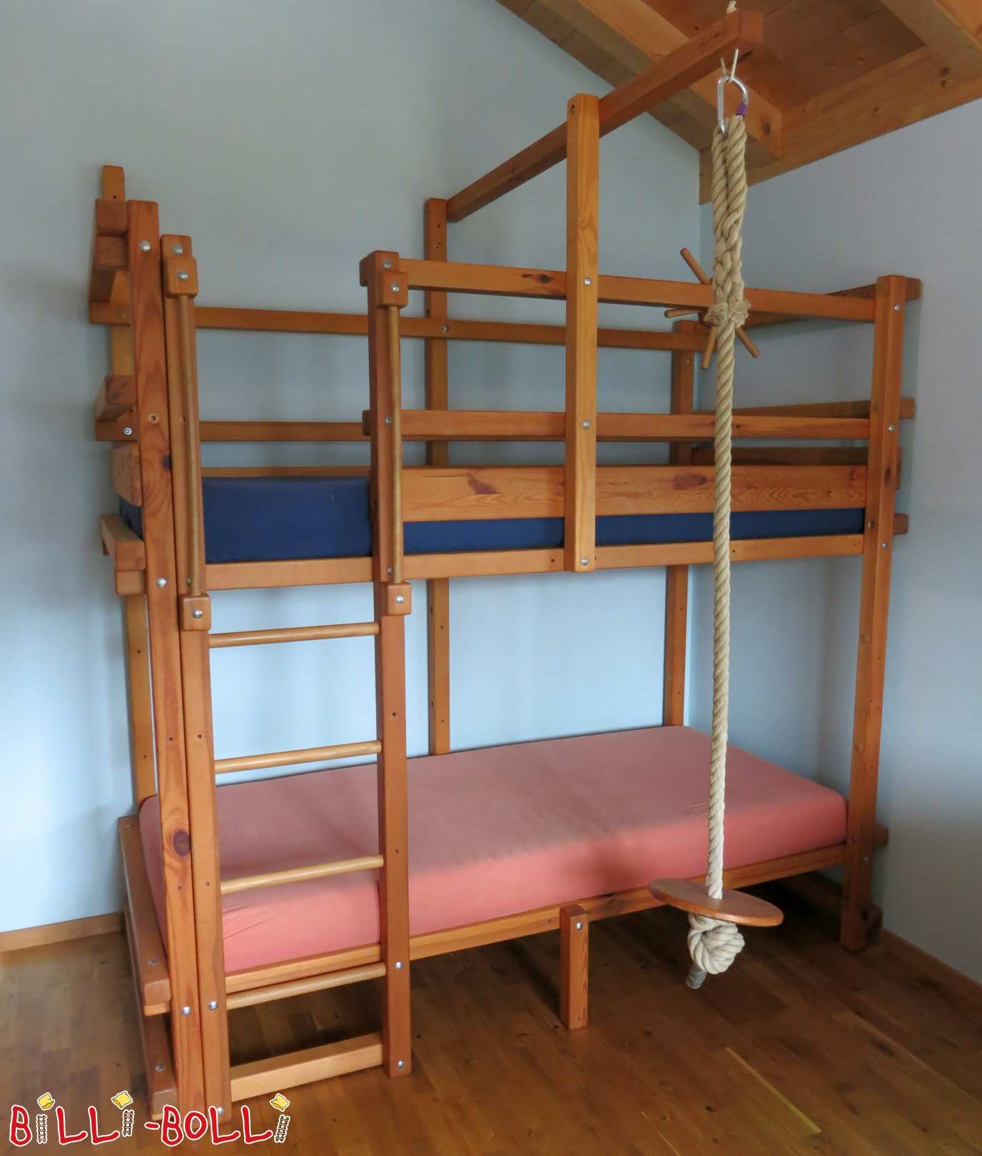 Sauerlach में पाइन चारपाई बिस्तर (कोटि: मचान बिस्तर का इस्तेमाल किया)