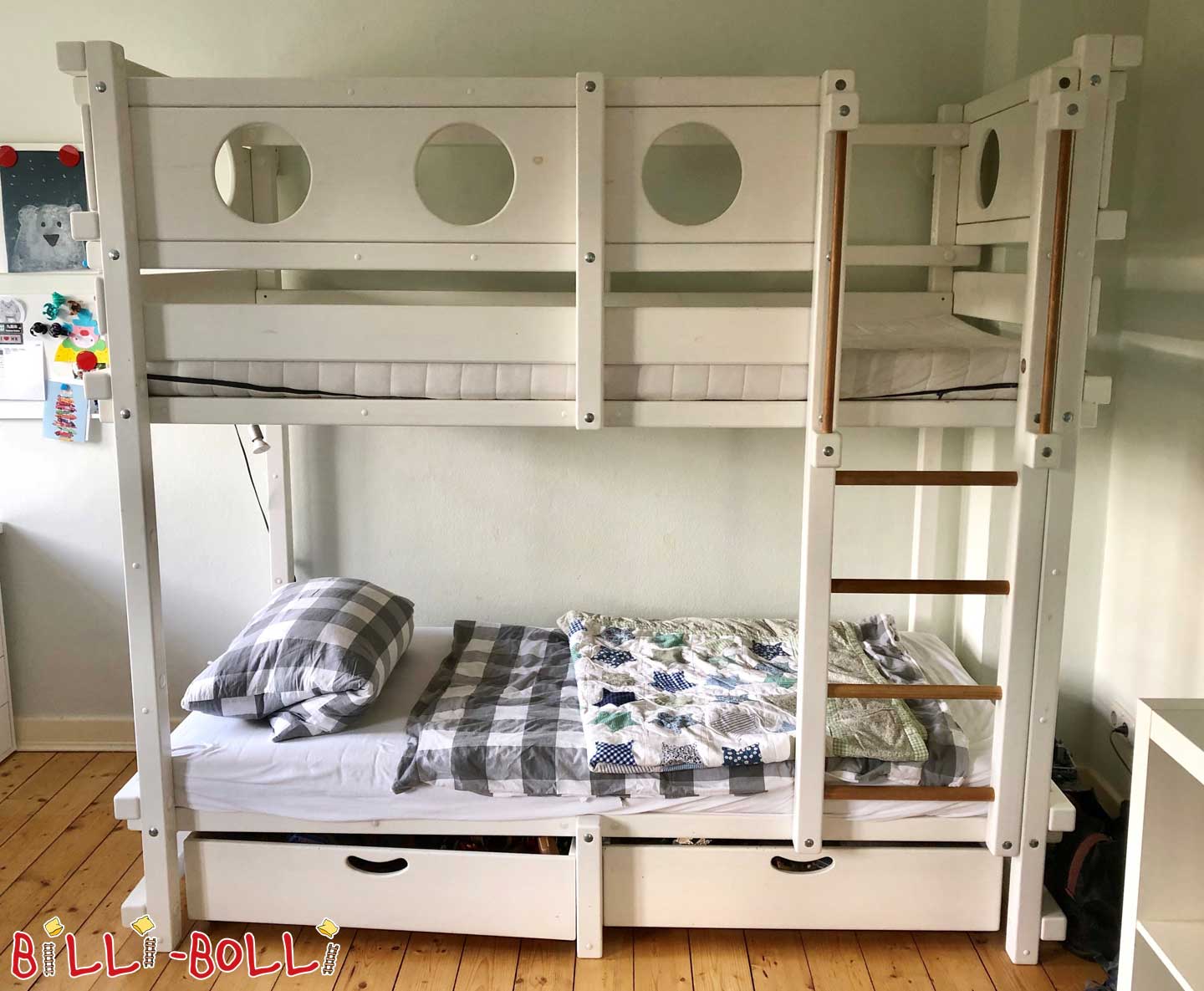 سرير بطابقين من خشب الصنوبر (أبيض مطلي) في Peine (باب: سرير بطابقين مستعمل)