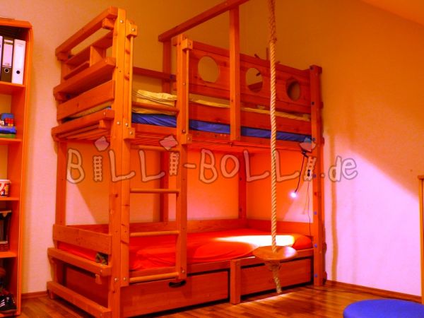 Pine bunk bed (Category: second hand loft bed)