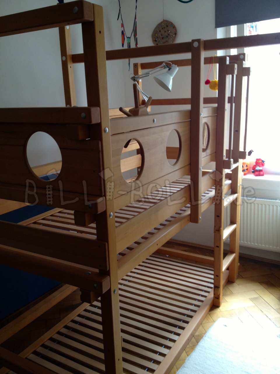 Stapelbed in beuken met babyrails (Categorie: stapelbed gebruikt)