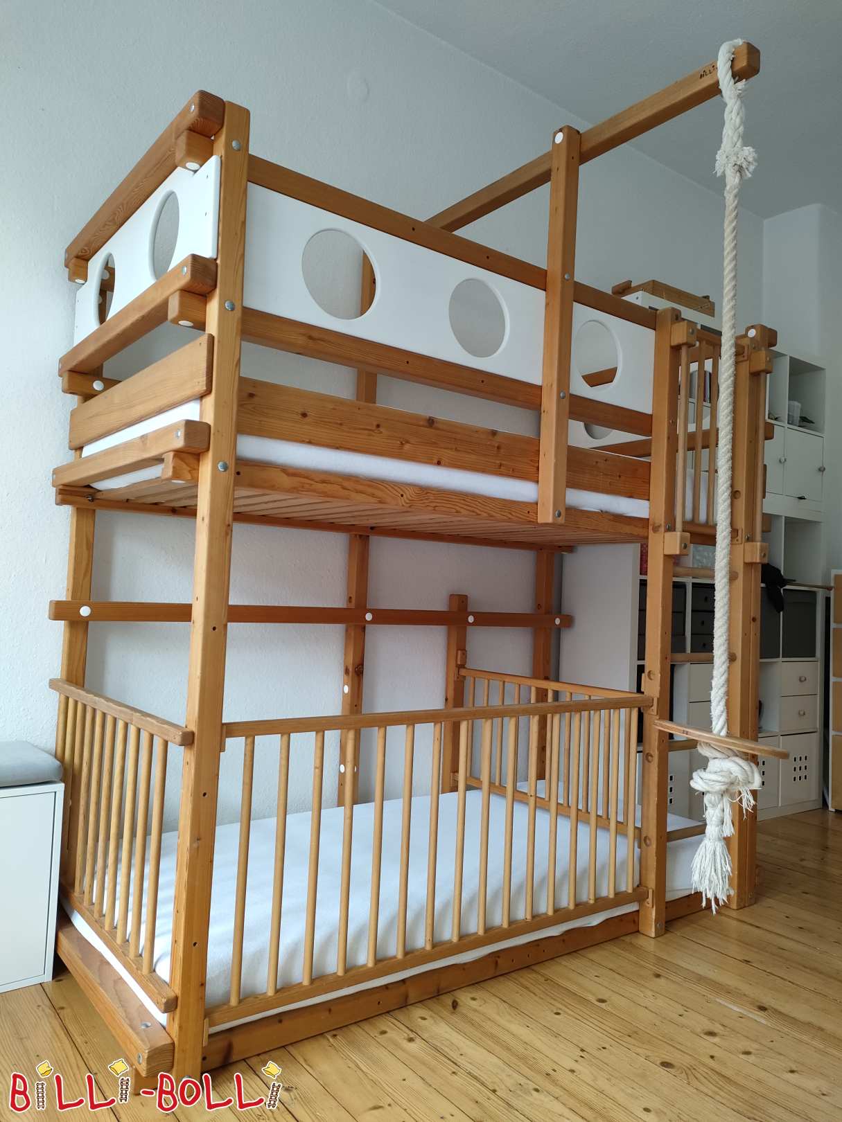 Emeletes ágy lyuk témájú táblákkal, babalétra rács, Hannover (Kategória: Használt tartozékok/hosszabbító alkatrészek)