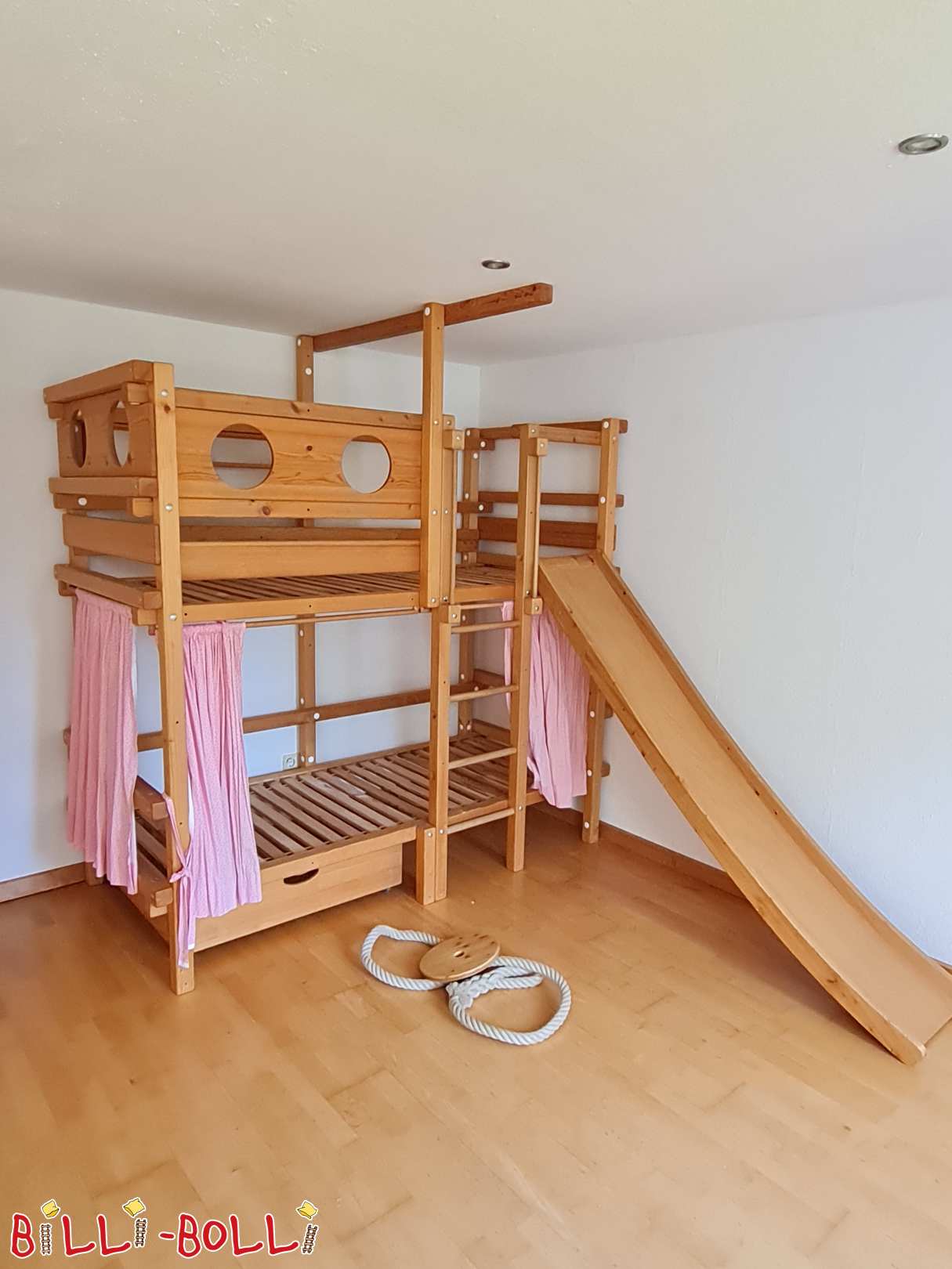 Bunk bed with slide, swing, shelf and storage box (Category: Bunk Bed pre-owned)