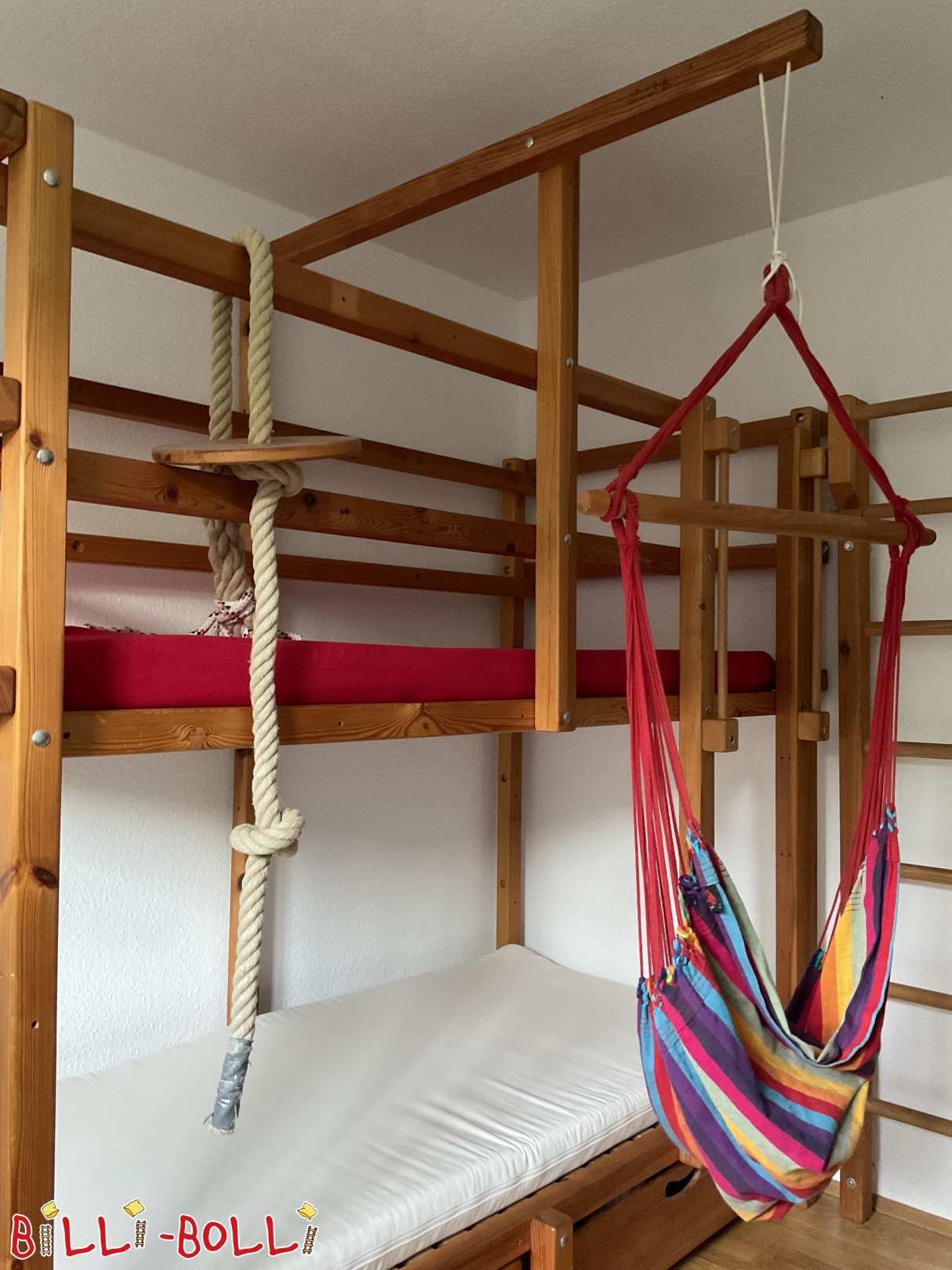 Cama apilable con accesorios – estado coma nova (Categoría: Accesorios/adicións de segunda man)