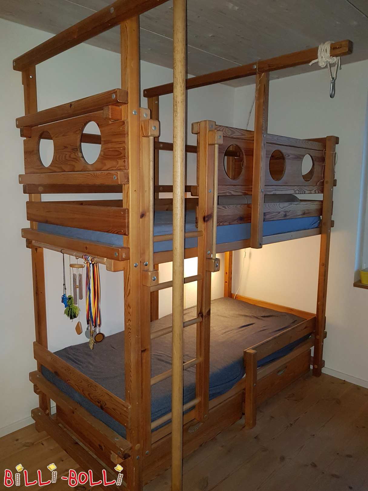 Poschodová posteľ s príslušenstvom (Kategória: Poschodová posteľ použitá)