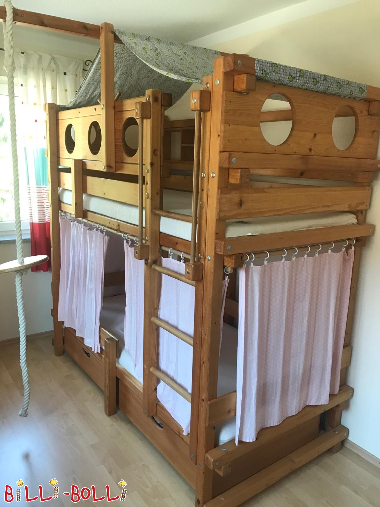 Anuncio 7127: Litera con dos zonas para dormir y muchos accesorios (cerca de Múnich) Litera con dos zonas para dormir y muchos accesorios (cerca de Múnich) (Categoría: Litera de segunda mano)