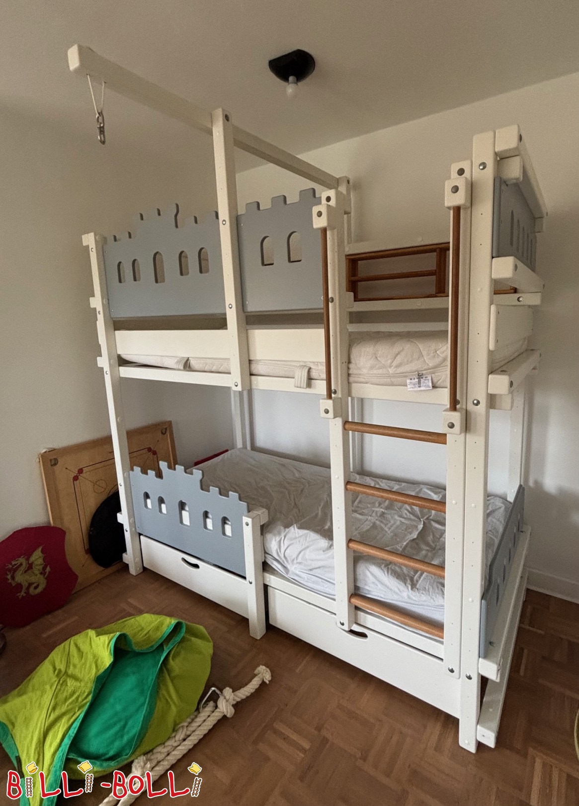 Publicidade 7077: Beliche castelo do cavaleiro 90x200 cm com gavetas de cama e viga grua Beliche castelo do cavaleiro 90x200 cm com gavetas de cama e viga grua (Categoria: Camas usadas)