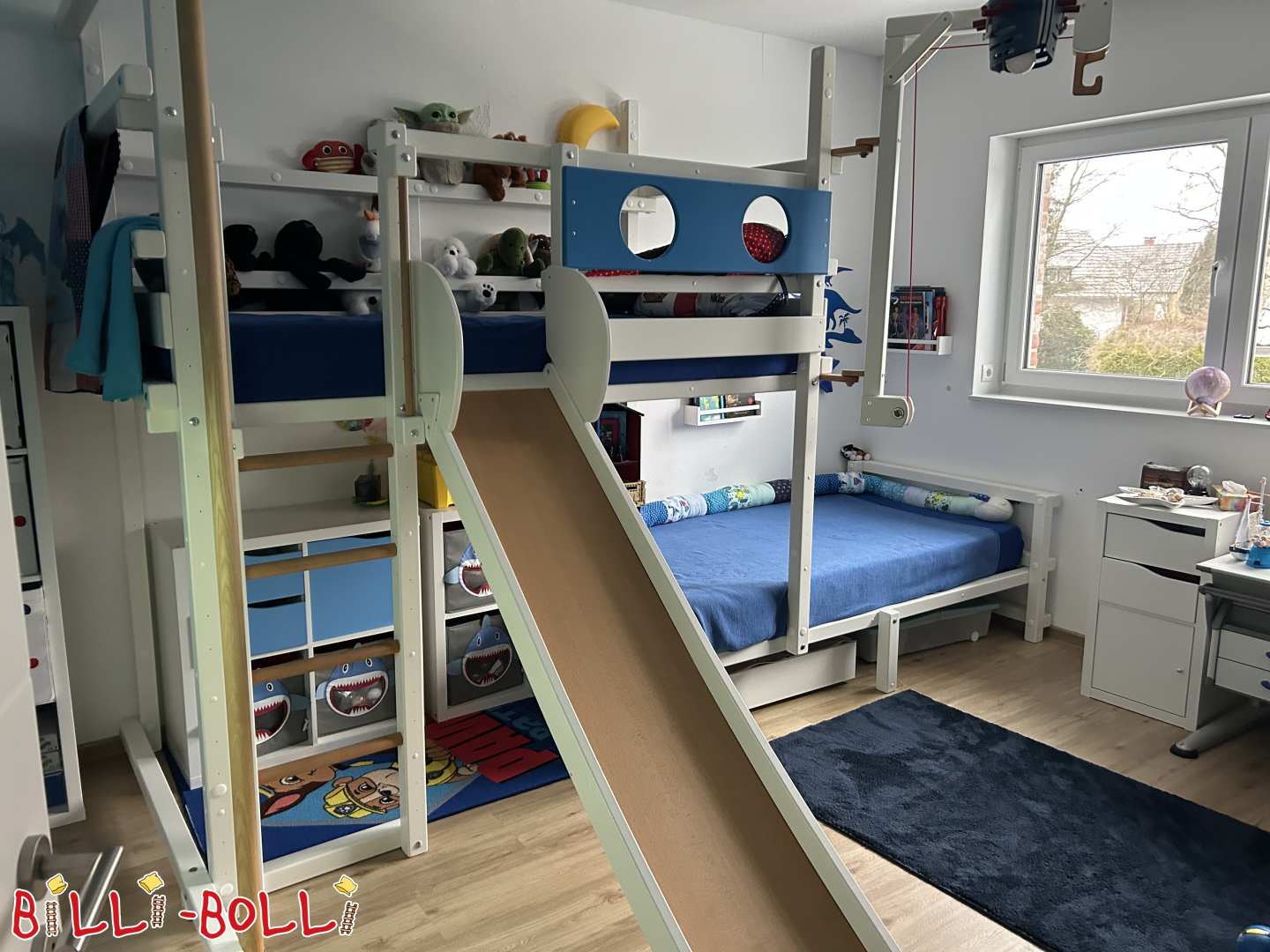 Etagenbett mat versetzten Säiten, Balken, Rutsch a Schaukelholm am HH (Kategorie: gebrauchte Etagenbett mat versetzten Säiten)