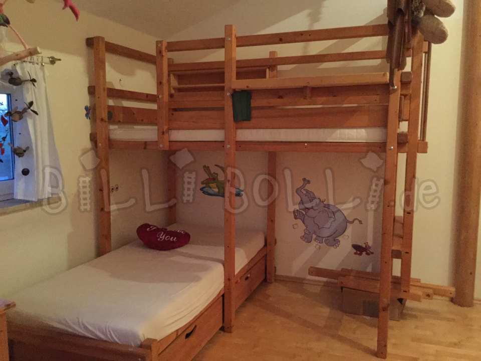 Divstāvu gulta virs stūra, 90 X 200 cm, eļļoti vaskota egle (Kategorija: Izmantota divstāvu gulta)