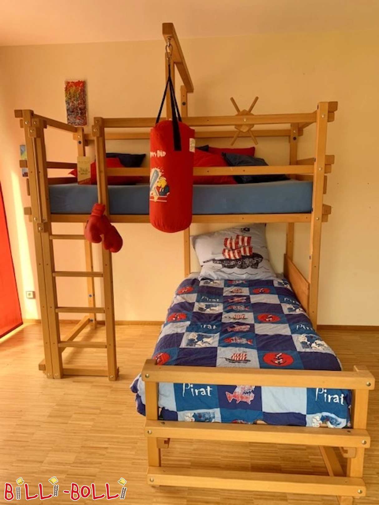 Divstāvu gulta virs stūra no dižskābarža (Kategorija: Izmantota bēniņu gulta)