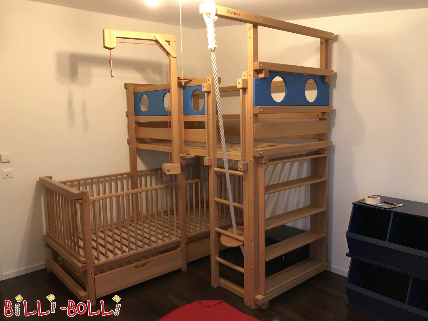 Beliche sobre o canto ou deslocado lateralmente, faia oleada + vários acessórios (Categoria: Beliche sobre o canto usado)